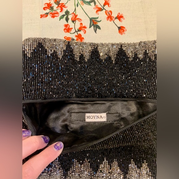 Moyna NY Black and Silver Shiny Hand Beaded Clutch - Picture 4 of 9
